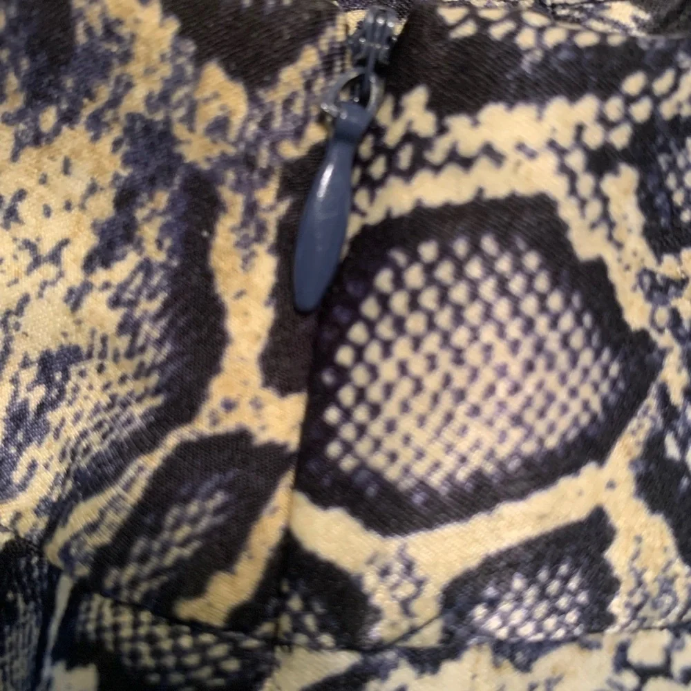 Zara Snakeskin designed Skirt, navy/beige, size L